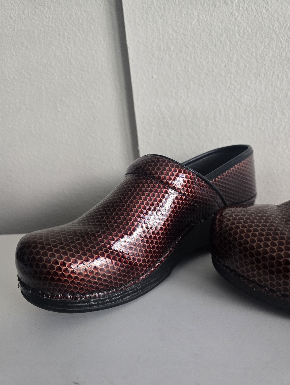 Dansko XP Clogs Brown Rust Color Anaconda Women's 39 - Picture 2 of 10